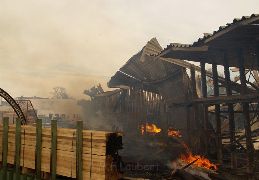 Grossbrand Holzlager Siegburg Industriestr P221.JPG